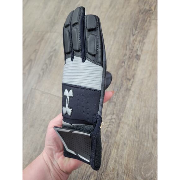 Under Armour Men's Adult Small Combat HF - NFL Football Glove Gray Black Right - Picture 4 of 5